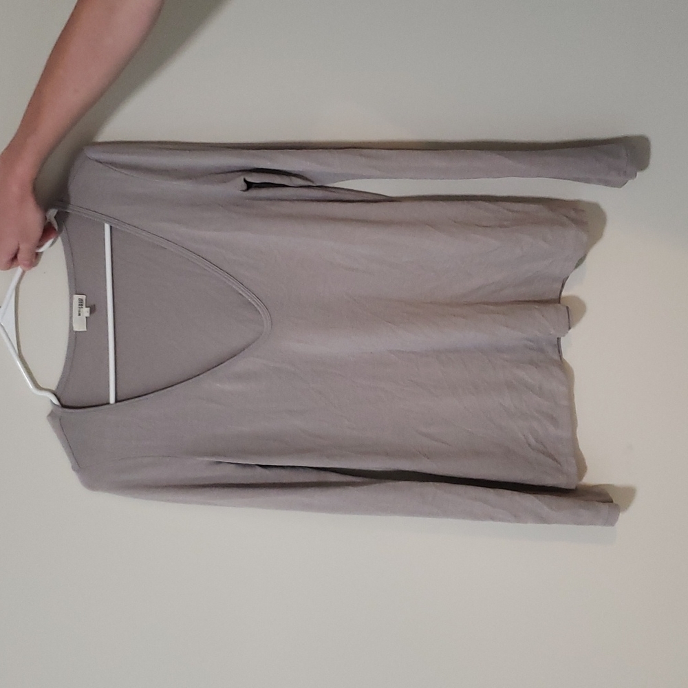 Aritzia Deep V Top